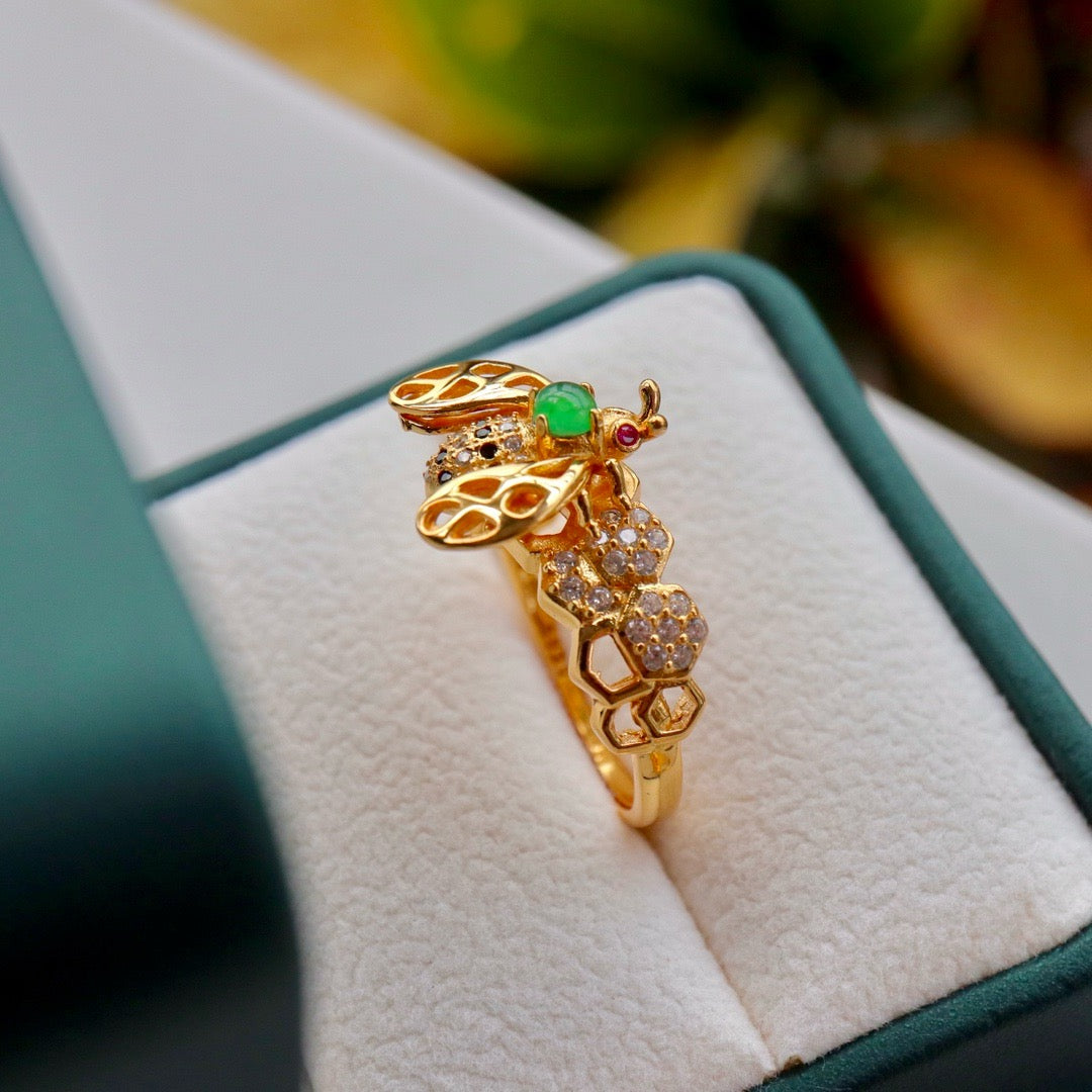 Natural Chrysoprasus Ring with Unique Bee Shape