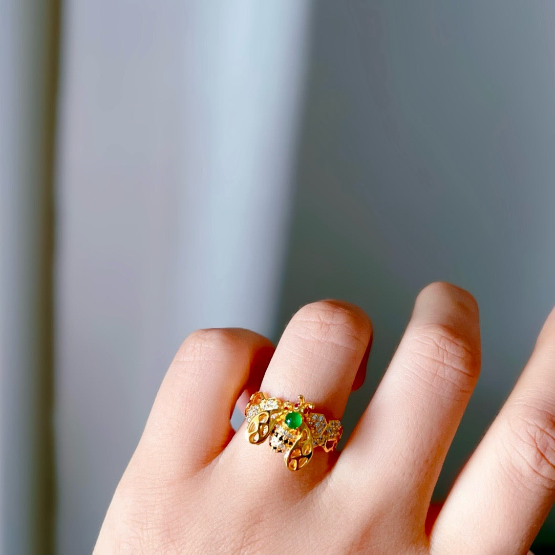 Natural Chrysoprasus Ring with Unique Bee Shape