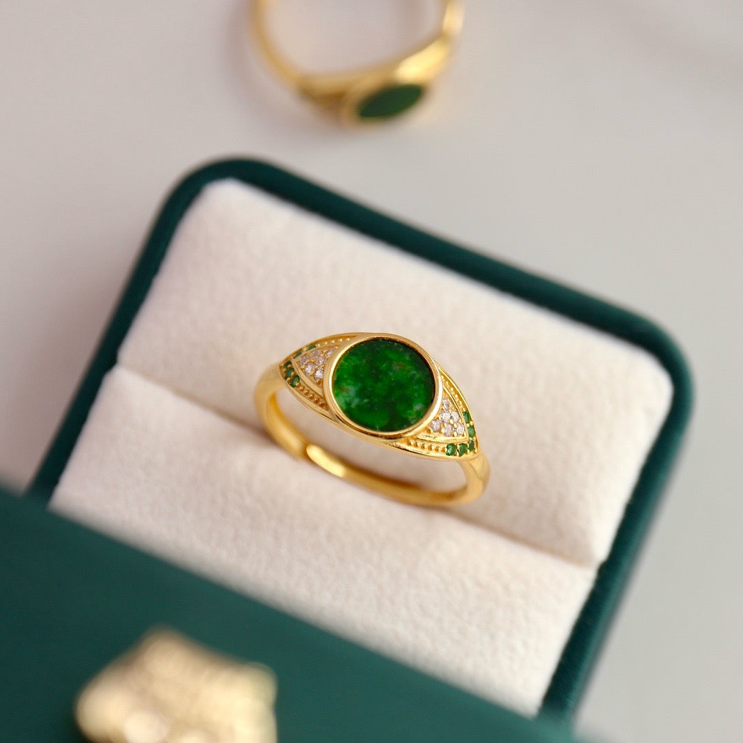 Classic stylist natural Chrysoprasus Ring with nature green and textures